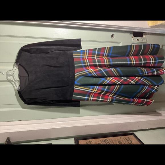 Dresses & Skirts - Vintage Wool Black Velour and  Green Tartan Plaid Dress full circle skirt Medium